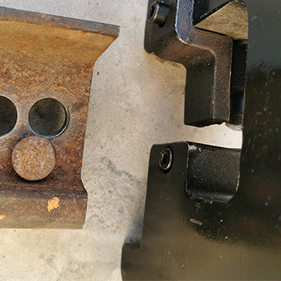 YQA-24分體式液壓擠孔機細節(jié)1