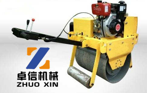 單輪壓路機(jī)